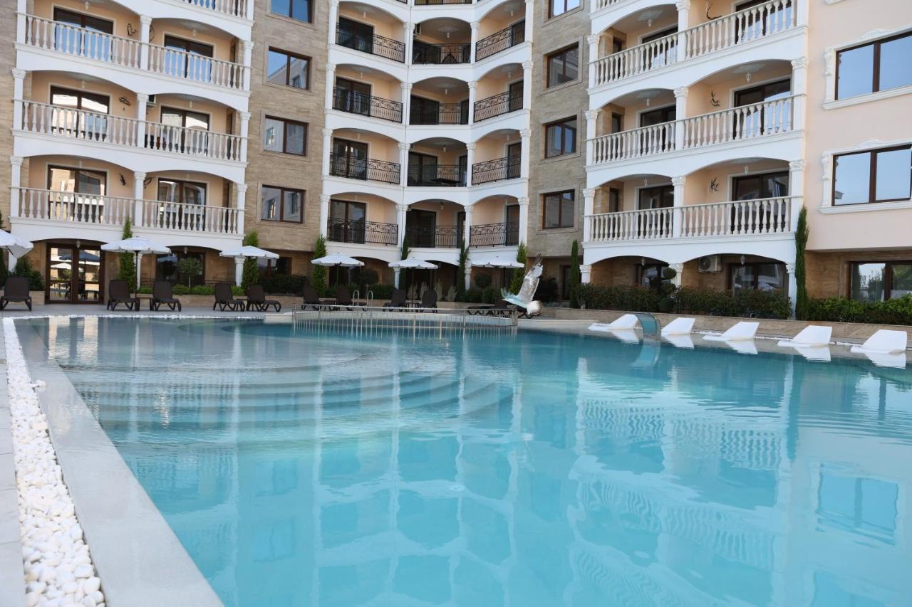 Valencia Gardens Luxury Apartments เนเซบาร์ ภายนอก รูปภาพ