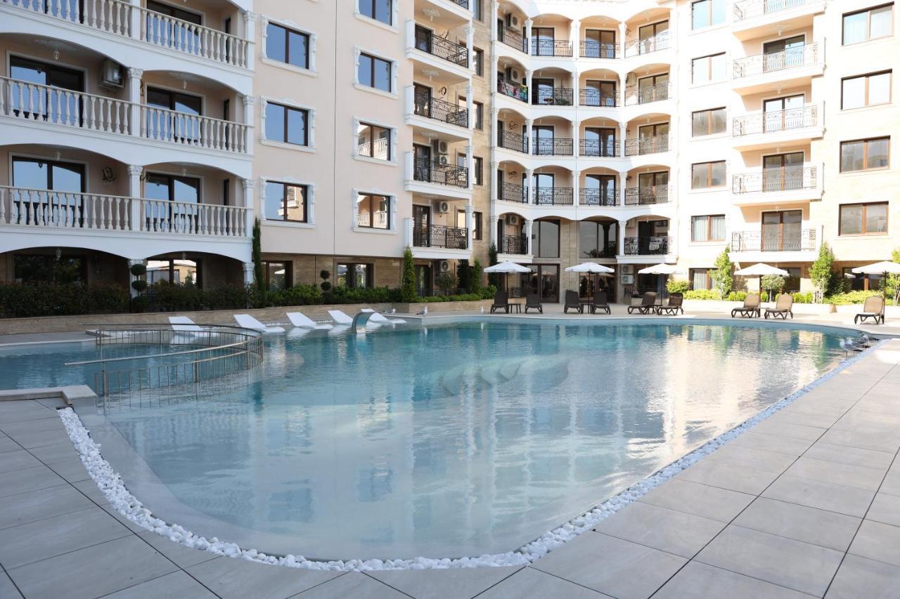 Valencia Gardens Luxury Apartments เนเซบาร์ ภายนอก รูปภาพ