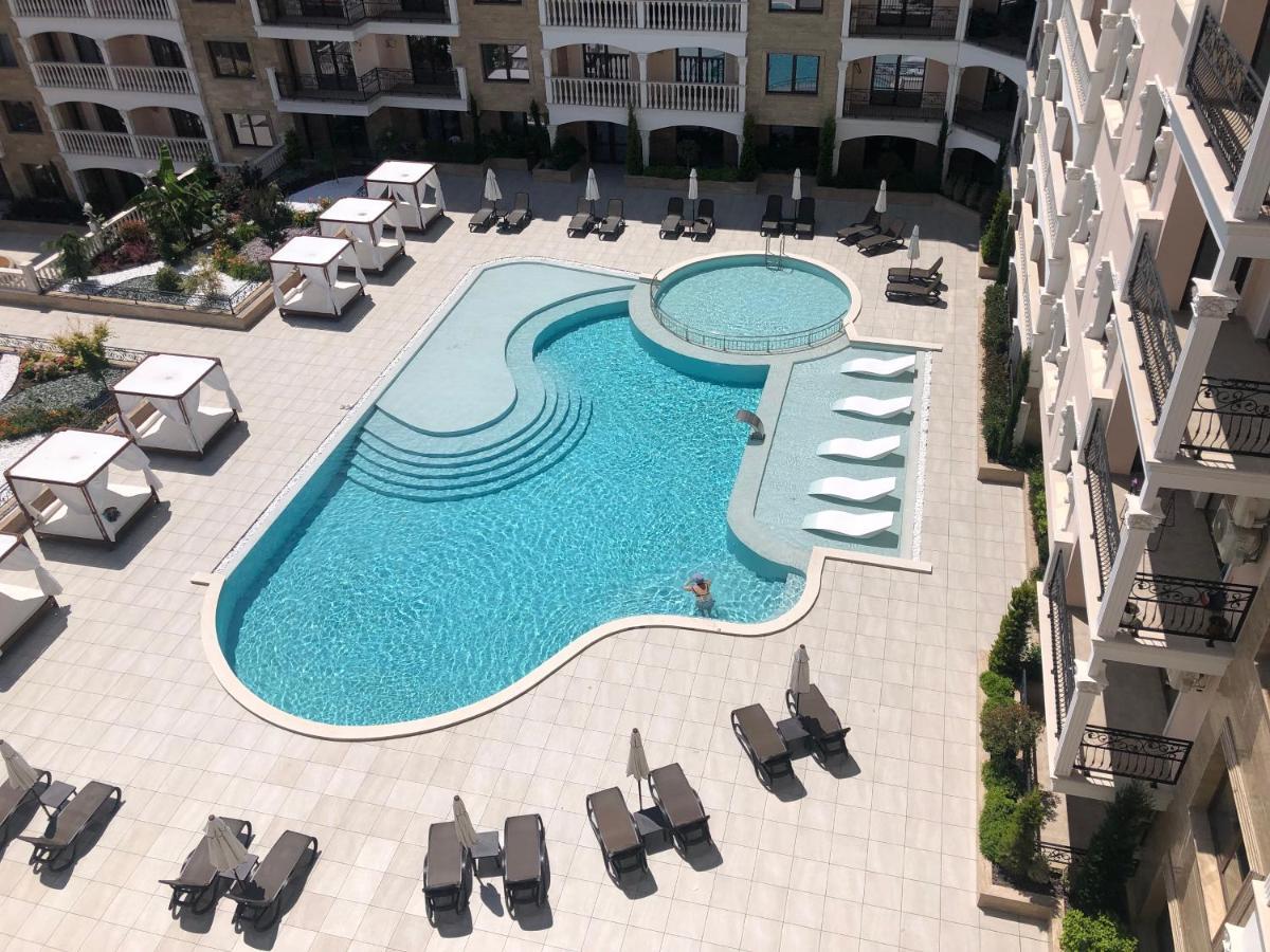 Valencia Gardens Luxury Apartments เนเซบาร์ ภายนอก รูปภาพ