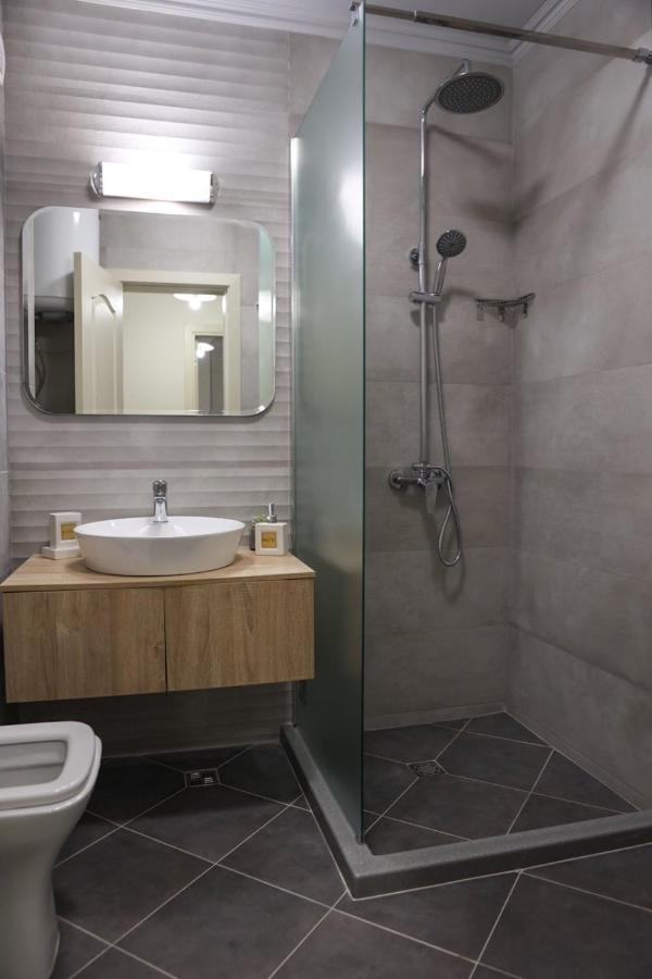 Valencia Gardens Luxury Apartments เนเซบาร์ ภายนอก รูปภาพ