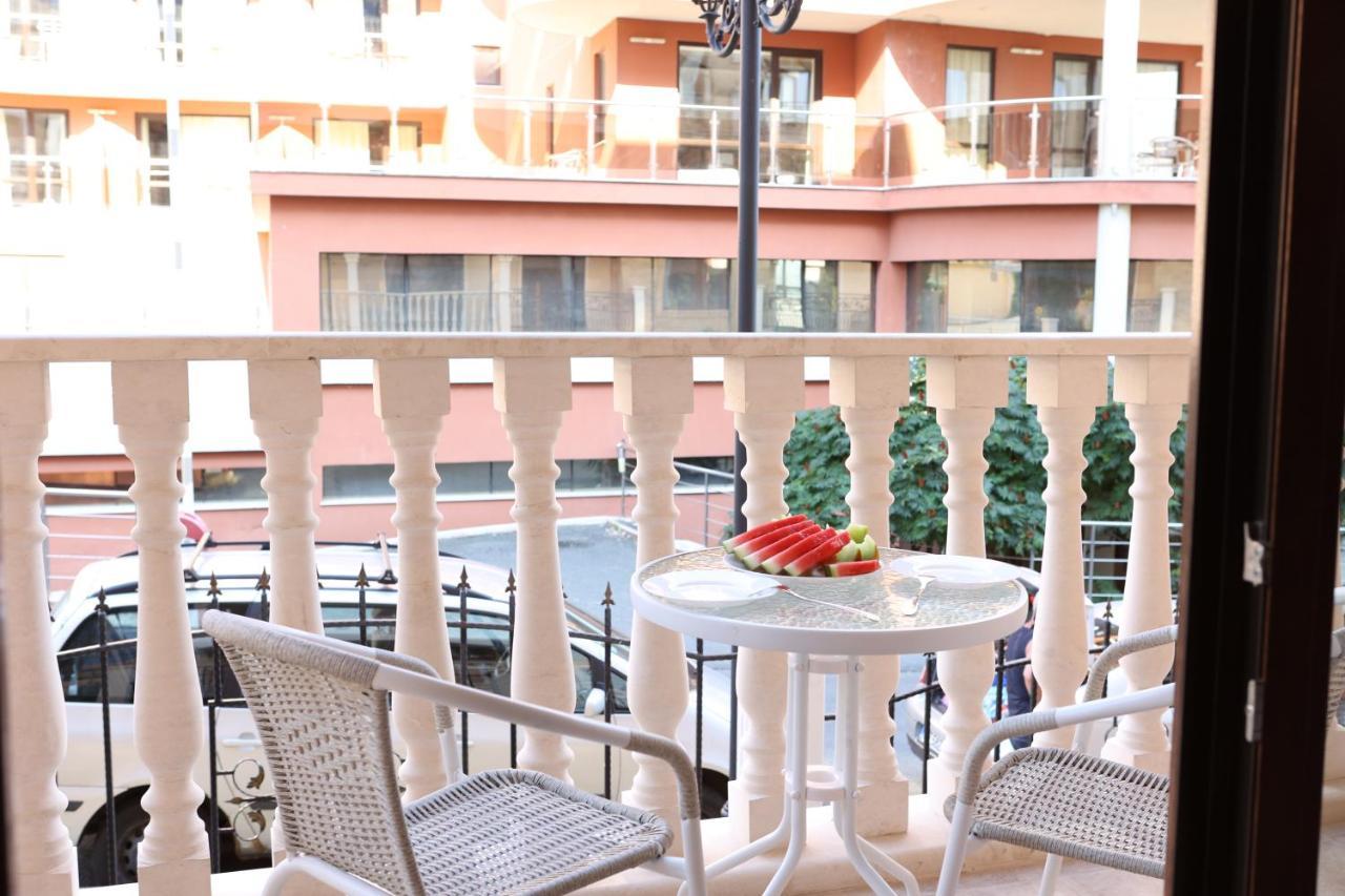 Valencia Gardens Luxury Apartments เนเซบาร์ ภายนอก รูปภาพ
