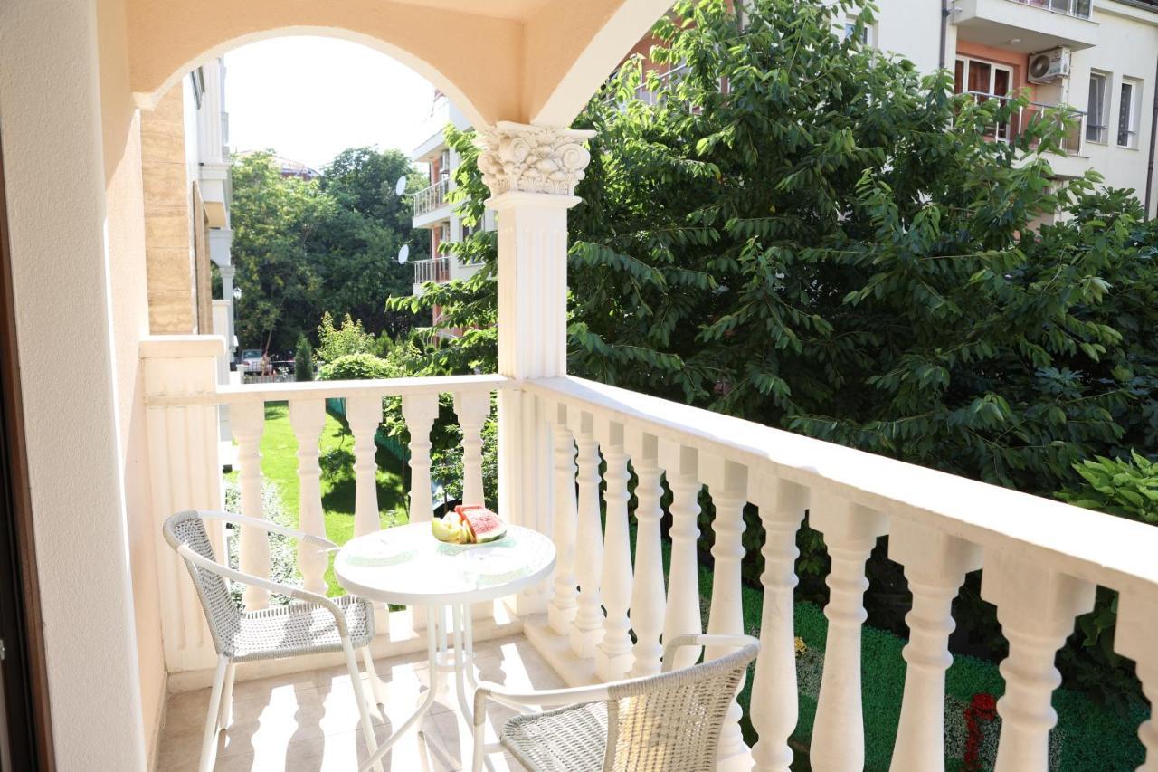 Valencia Gardens Luxury Apartments เนเซบาร์ ภายนอก รูปภาพ