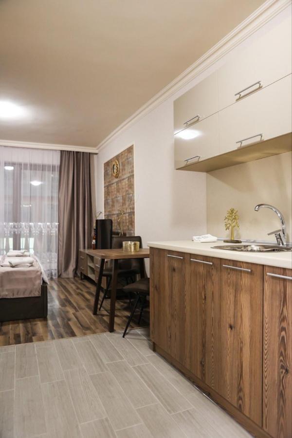 Valencia Gardens Luxury Apartments เนเซบาร์ ภายนอก รูปภาพ