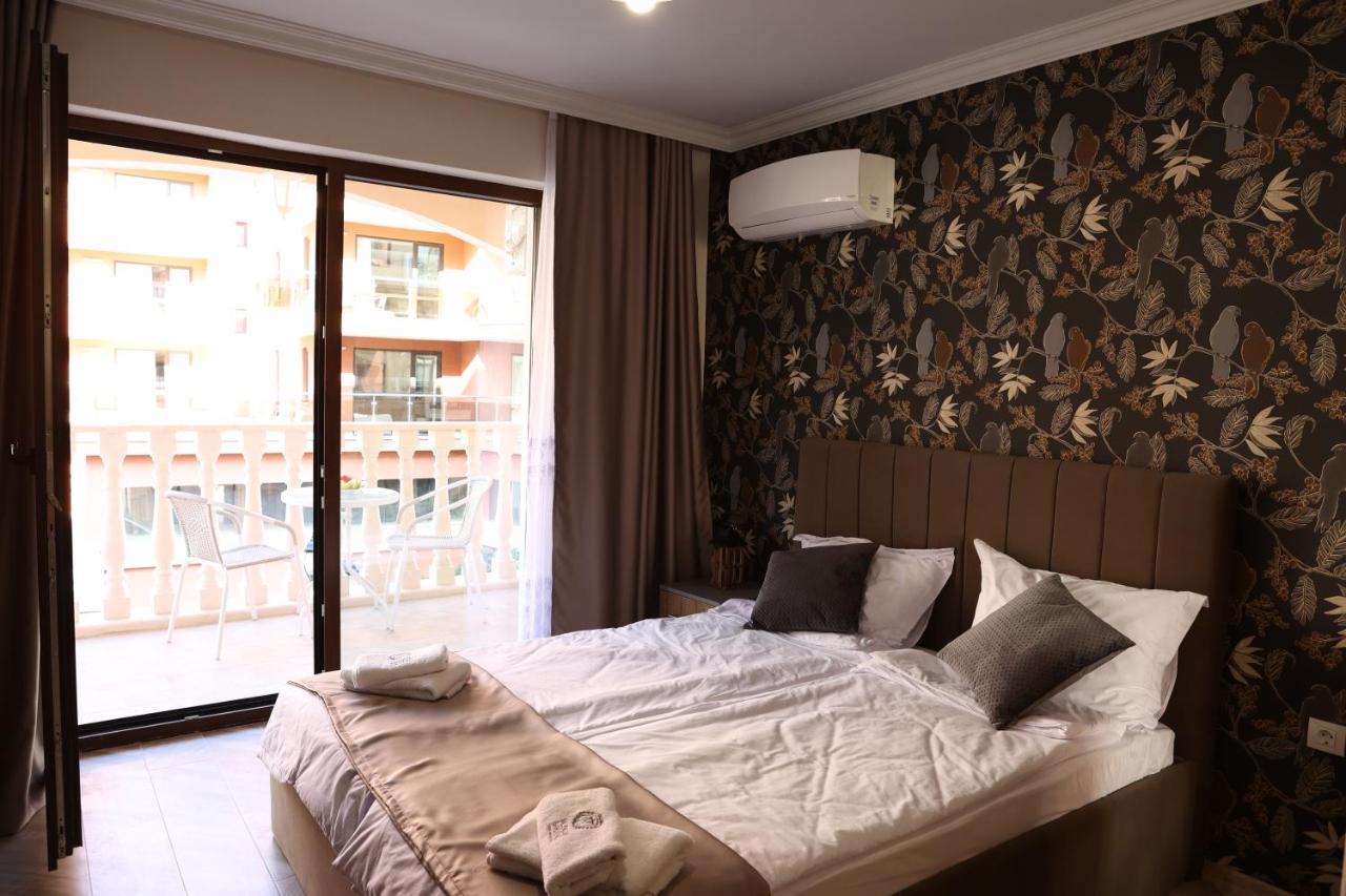 Valencia Gardens Luxury Apartments เนเซบาร์ ภายนอก รูปภาพ