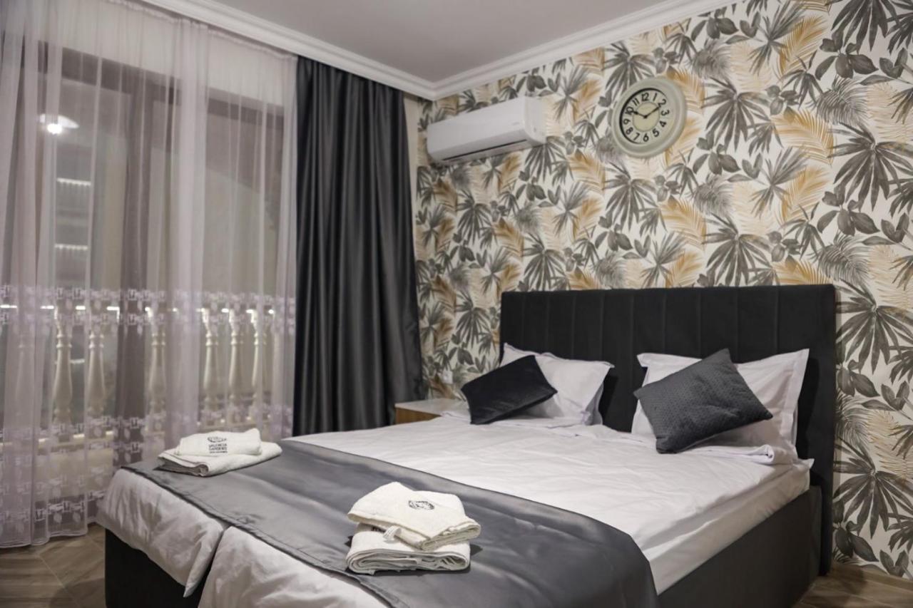 Valencia Gardens Luxury Apartments เนเซบาร์ ภายนอก รูปภาพ