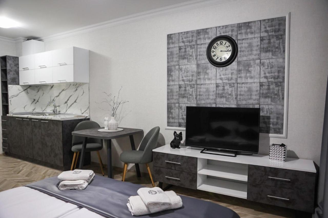 Valencia Gardens Luxury Apartments เนเซบาร์ ภายนอก รูปภาพ