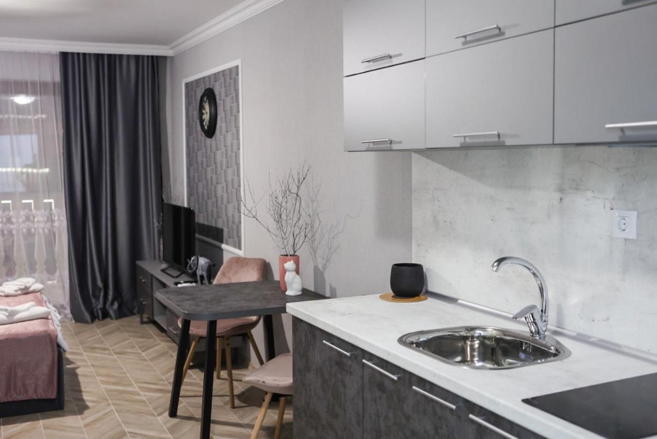 Valencia Gardens Luxury Apartments เนเซบาร์ ภายนอก รูปภาพ