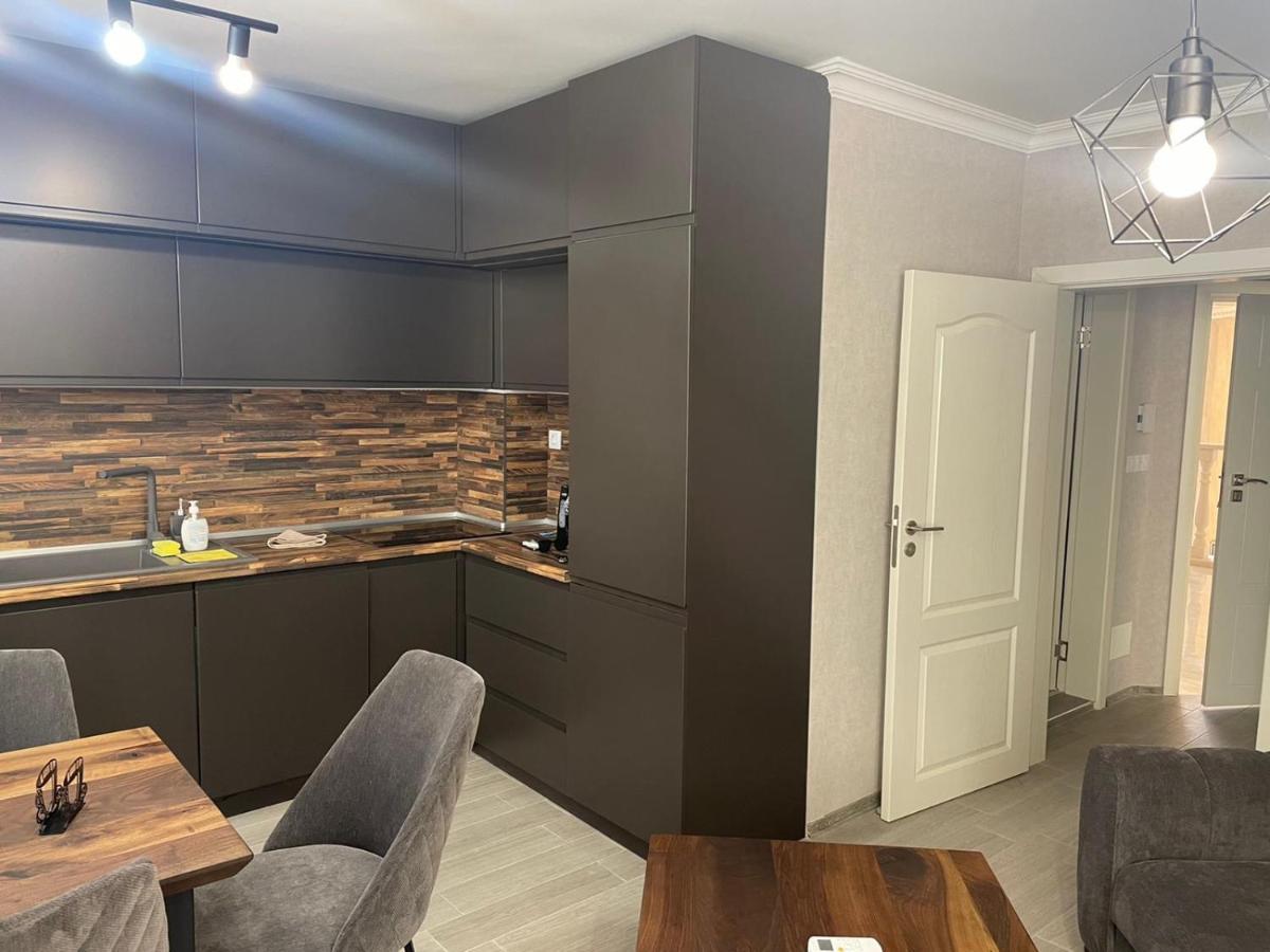Valencia Gardens Luxury Apartments เนเซบาร์ ภายนอก รูปภาพ