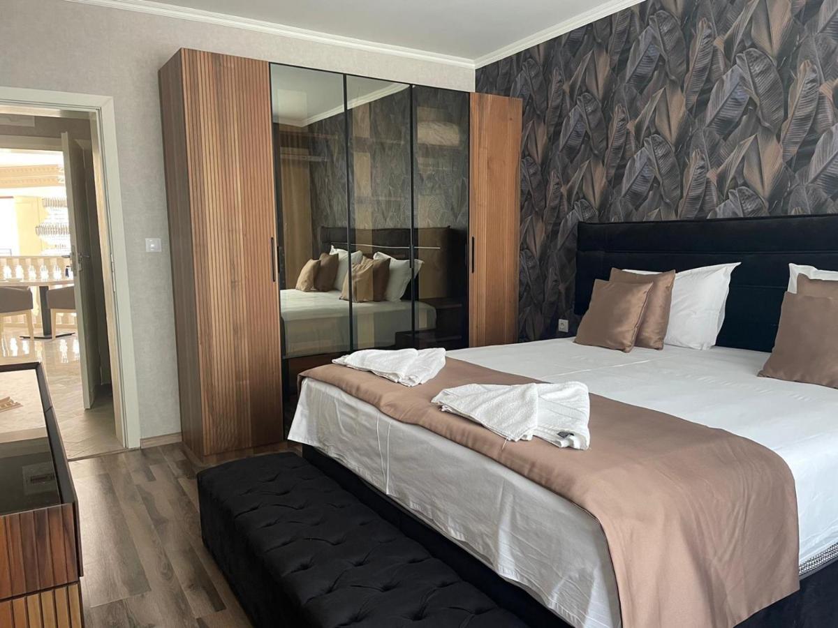Valencia Gardens Luxury Apartments เนเซบาร์ ภายนอก รูปภาพ