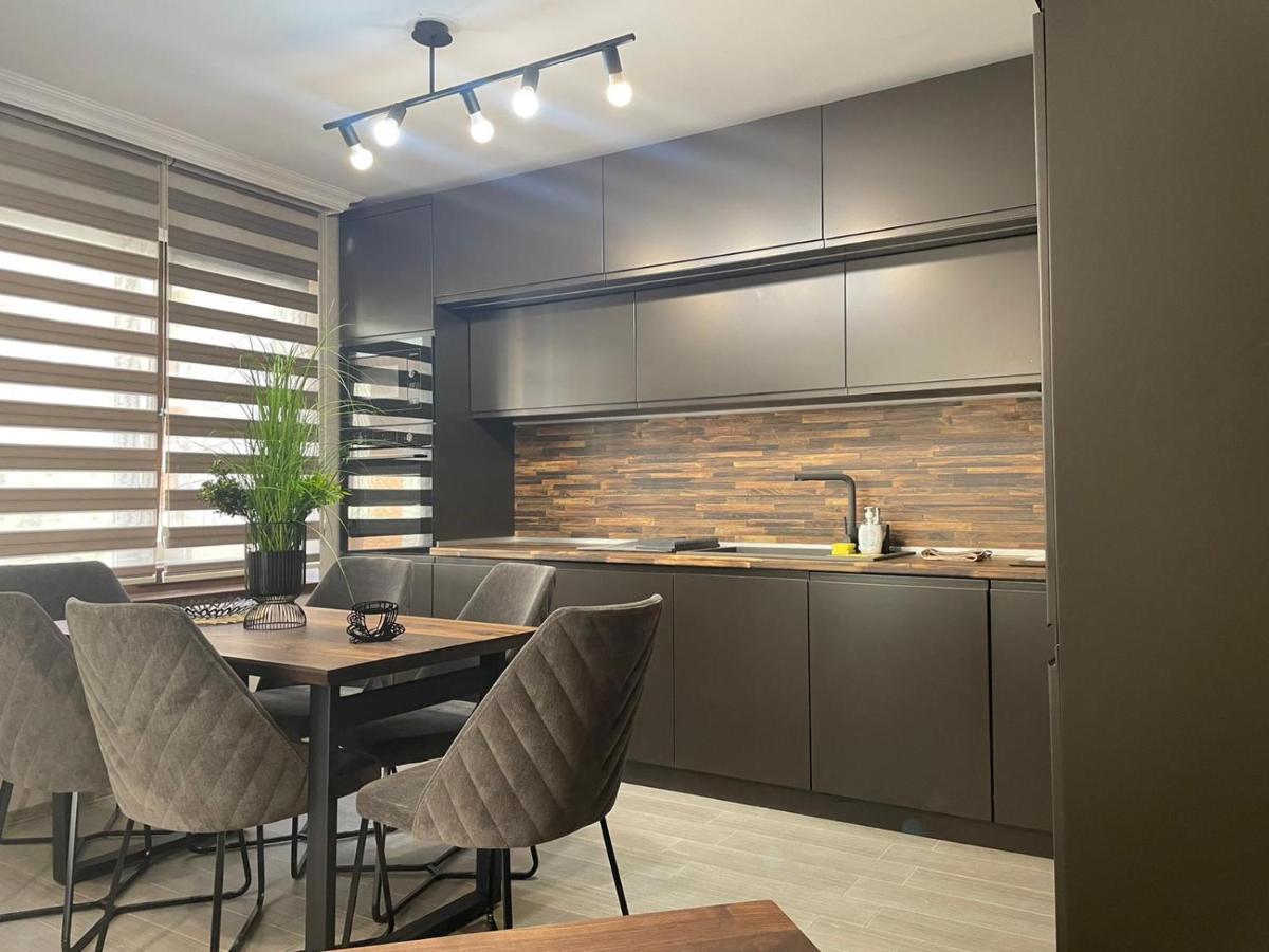 Valencia Gardens Luxury Apartments เนเซบาร์ ภายนอก รูปภาพ