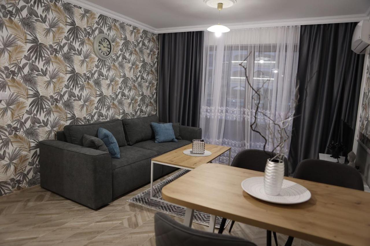Valencia Gardens Luxury Apartments เนเซบาร์ ห้อง รูปภาพ